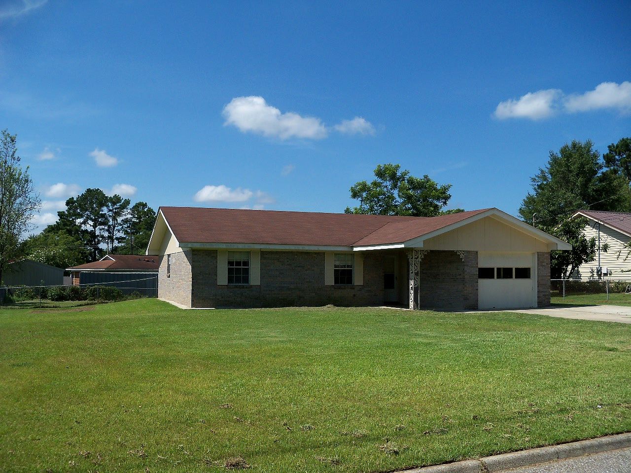 2206 Glen Haven Dr, Dothan, AL 36301 Zillow