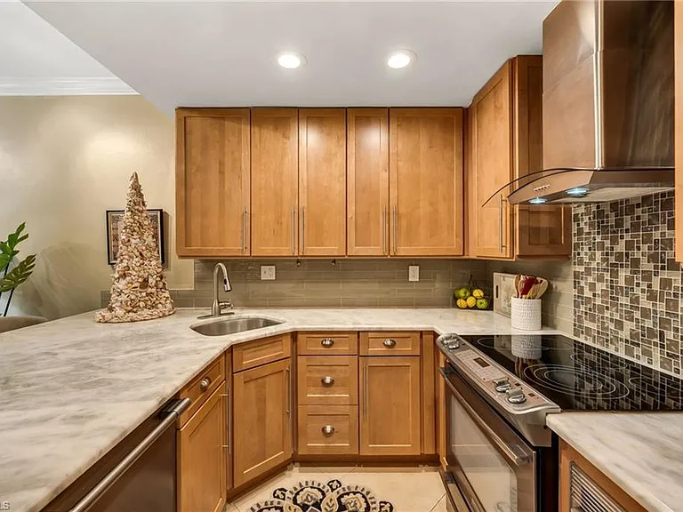 3310 Europa Dr #33 — Photo 7