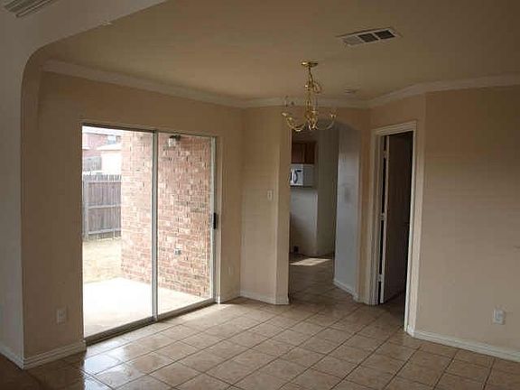 3rd image of 1949 Timber Oaks Dr