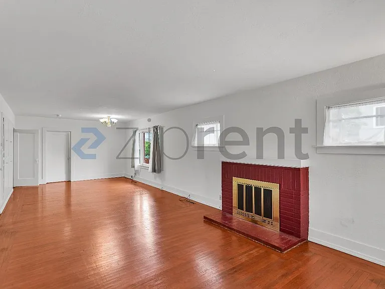 2145 Grant St — Photo 11