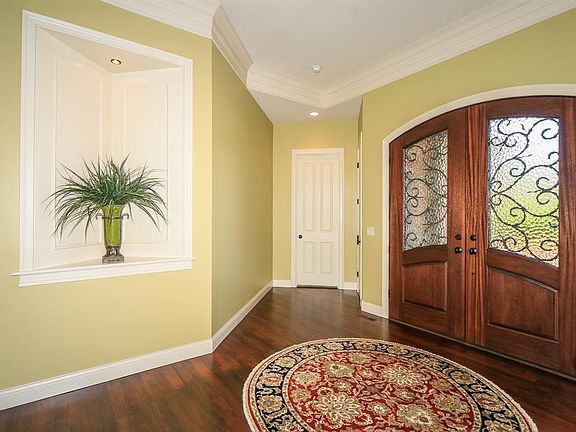 4th image of 9245 Shallow Creek Dr