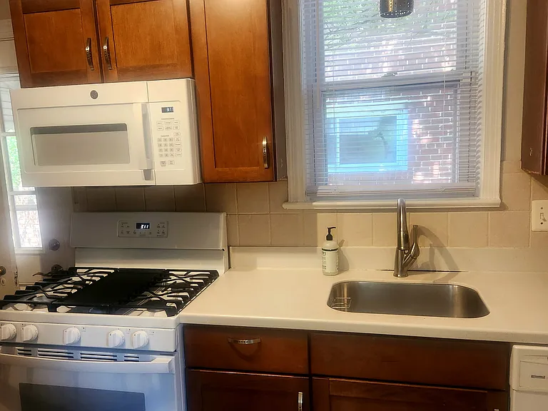 12 Walnut St NW — Photo 10