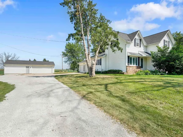 17212 Usher Ave, Dike, IA 50624