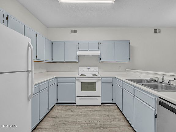 3rd image of 733 Bragg Drive Apt A