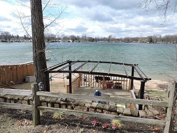 2nd image of 52512 Twin Lakeview Dr