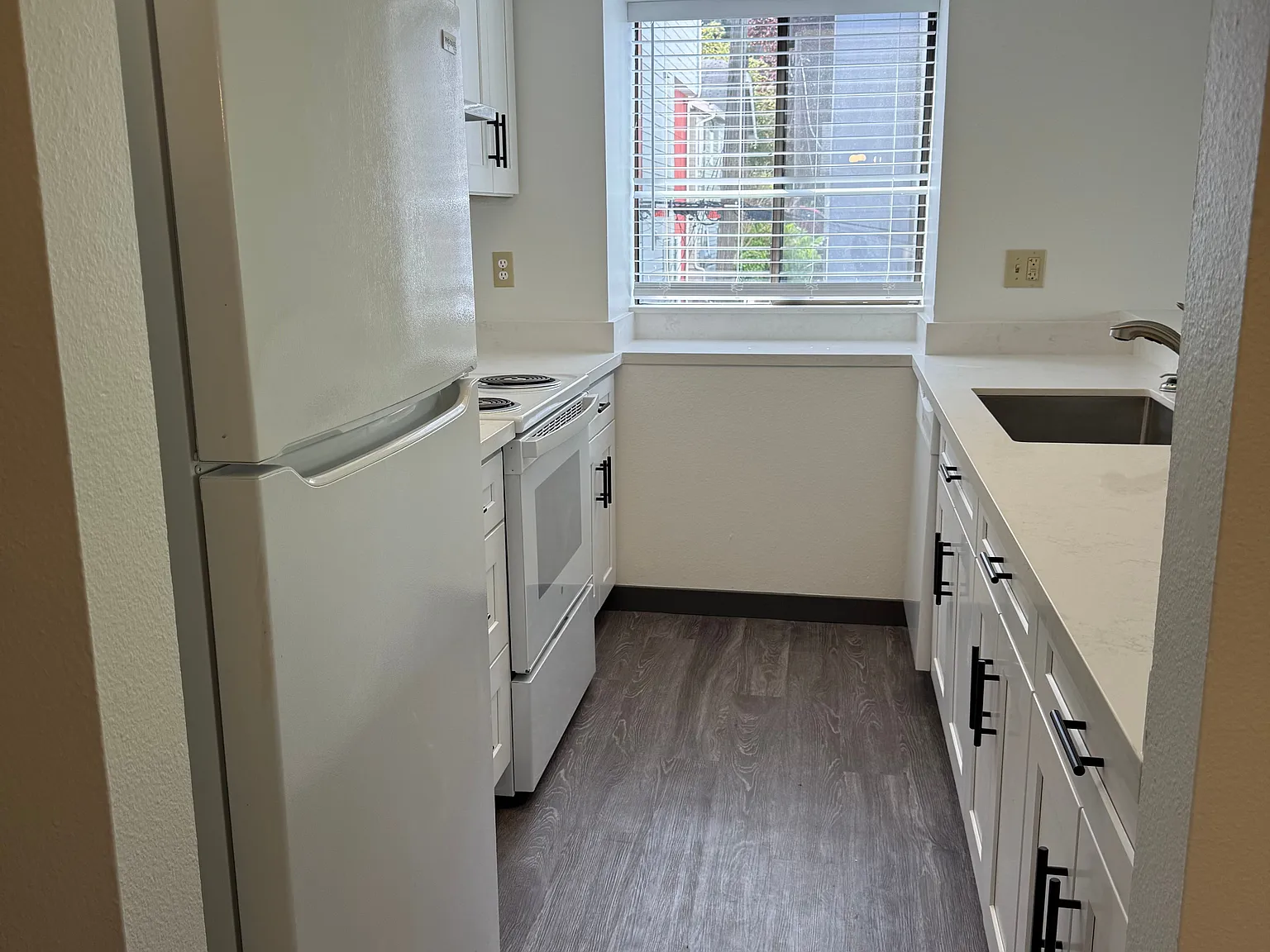 2 bed, 850 sqft, $1,895 — Photo 3