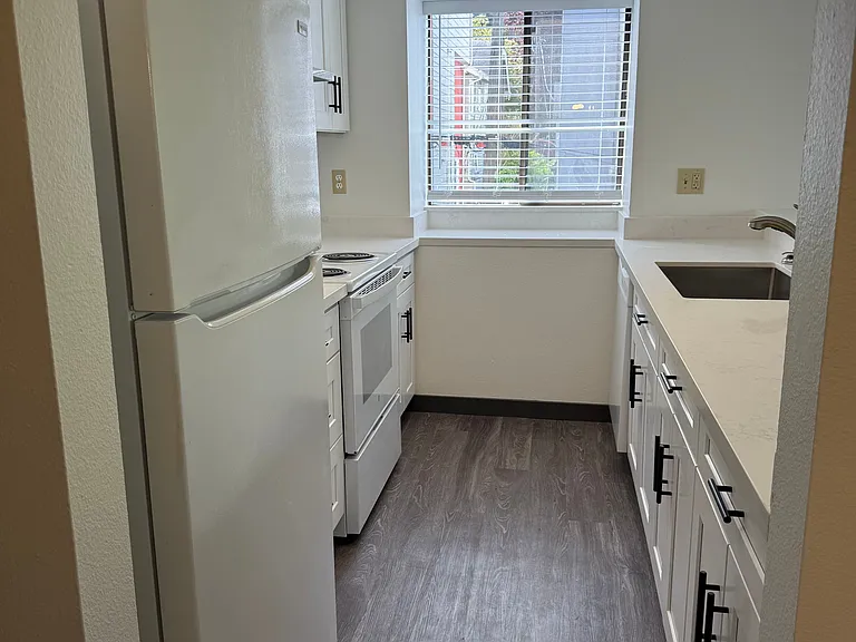 3019 3rd Ave W #1 — Photo 3