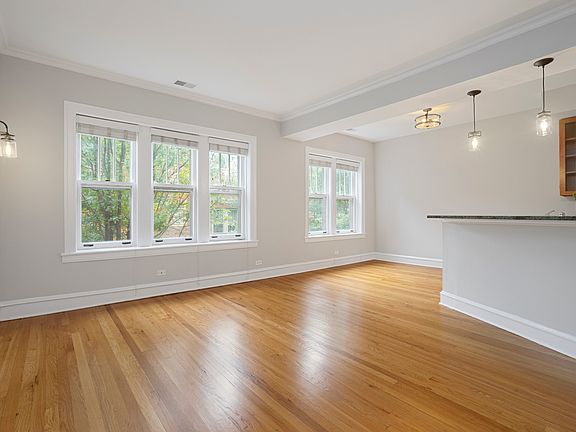 4th image of 227 N Oak Park Ave APT 3W