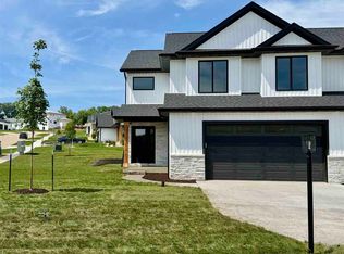 1403 Legend Dr, Tiffin, IA 52340