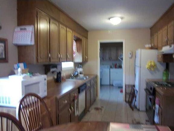 2nd image of 301 Burgess St
