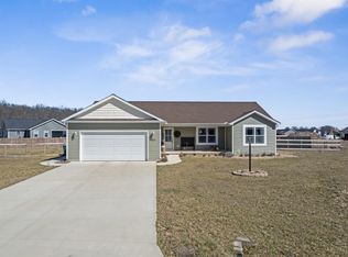 102 Nicole Dr, Mount Orab, OH 45154