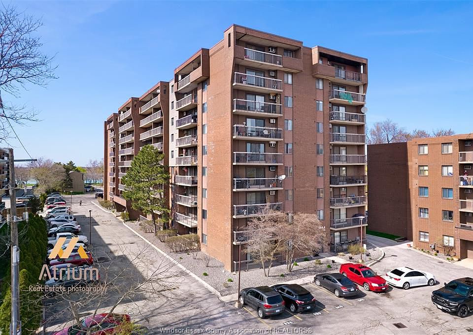 1st image of 3936 Wyandotte St E #502