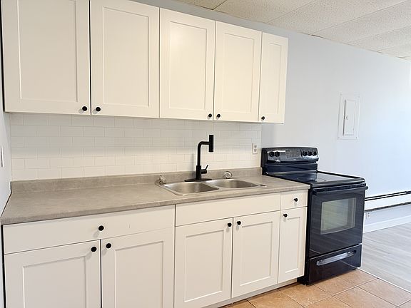 5th image of 581 Pierre Ave #5