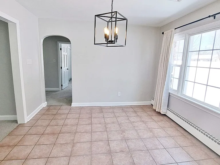 1170 Westminster Ave — Photo 9