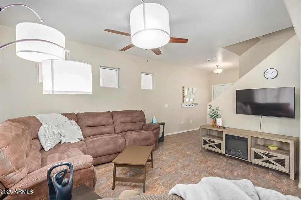3 bed, 2.5 bath, 1533 sqft, $2,150 — Photo 4