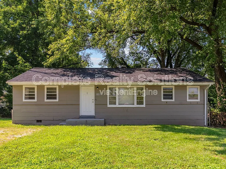 1132 Redman Blvd — Photo 1
