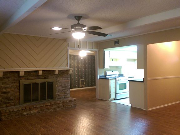 2nd image of 543 Dawson Dr