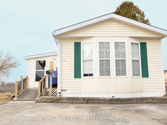 2nd image of 302694 Douglas St #41