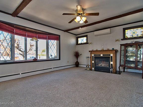 3rd image of 823 Anthracite Ave