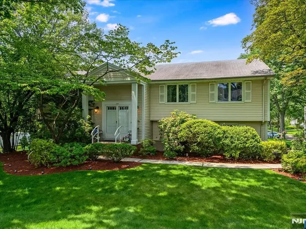 505 Salem St, Paramus, NJ 07652