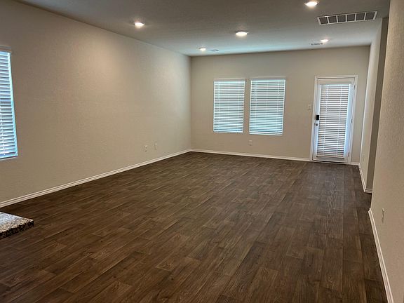 5th image of 907 Adler Way