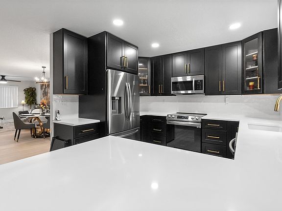 4th image of 10735 S Saratoga Drive