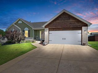 3 Equestrian Trl, Wright City, MO 63390