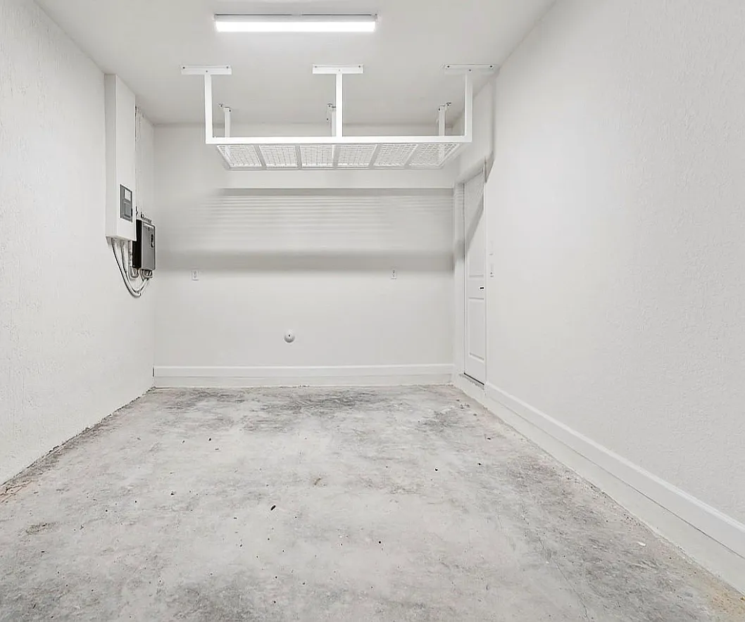 3 bed, 3.5 bath, 2150 sqft, $2,500 — Photo 4