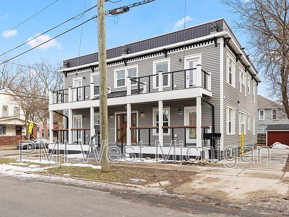 2nd image of 800 Douglas St NW Unit A