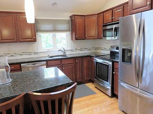 3rd image of 75 Johnson Dr