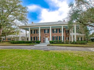 208 Gray Oak Dr, Picayune, MS 39466