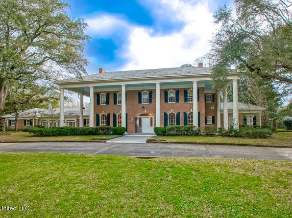 208 Gray Oak Dr, Picayune, MS 39466