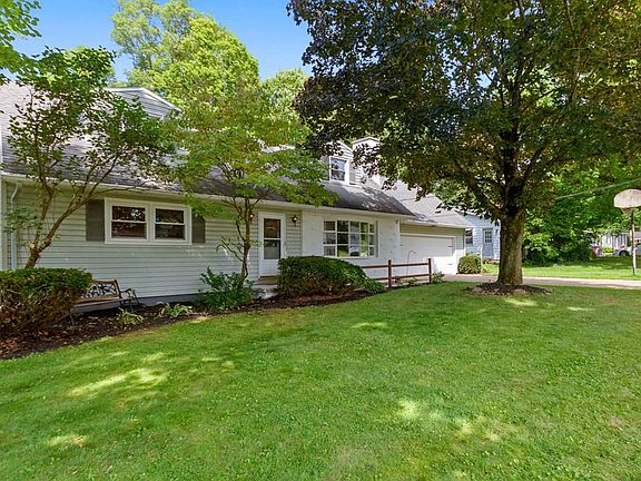 2nd image of 1112 Braden Ln