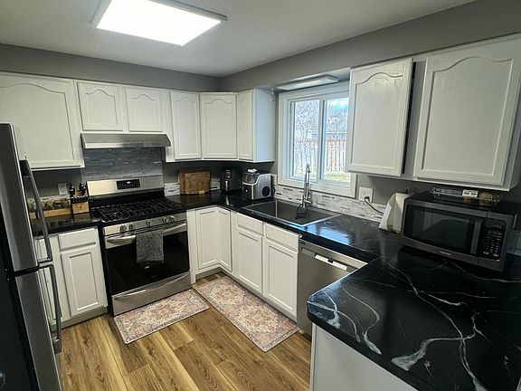 4th image of 4612 Villa Dr