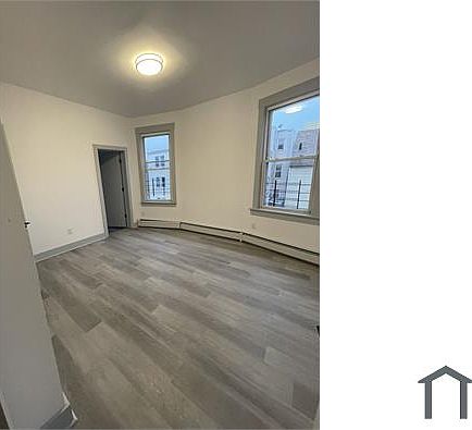 4th image of 31 Victor St APT 1