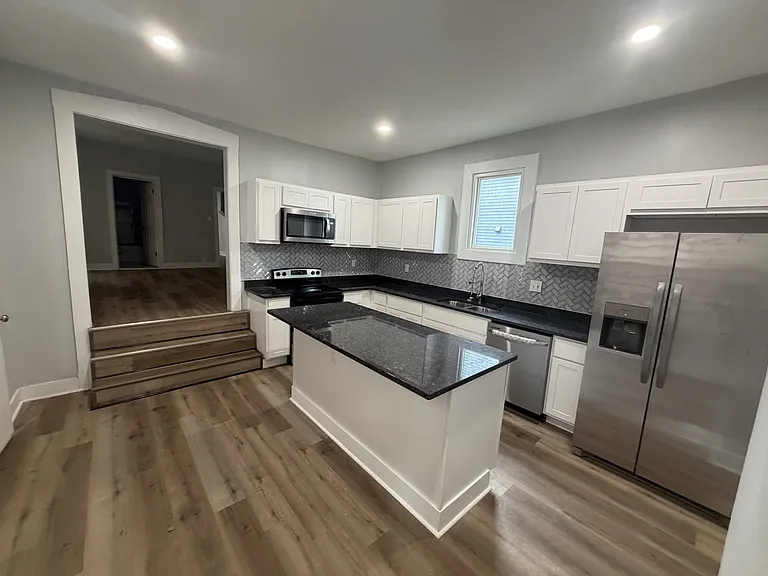 1109 Belvedere St — Photo 3