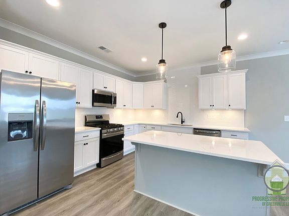 3rd image of 150 Lilia Hill Cir