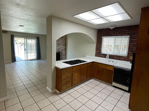 5th image of 2717 Cabrillo Ct