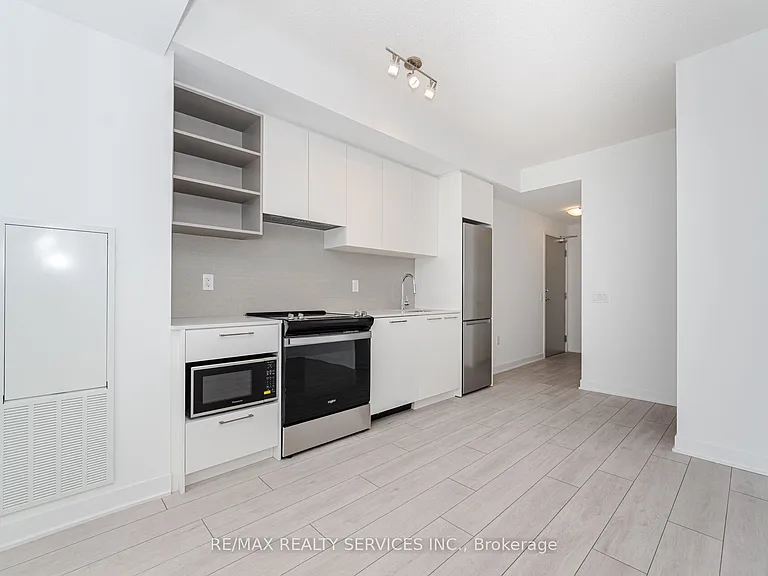 Malta Ave — Photo 7