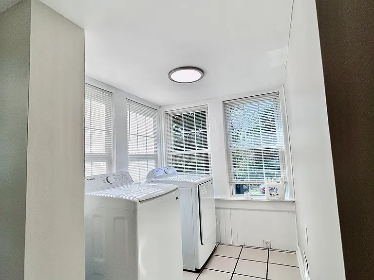 10 Franklin St #1 — Photo 15