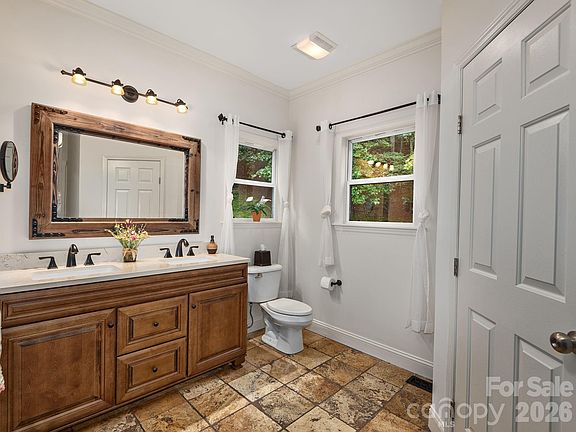 14th image of 420 Chimney Rock Dr