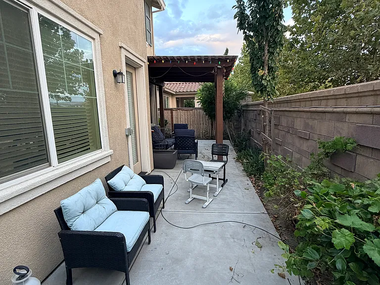 1547 S Oliveira Dr — Photo 24