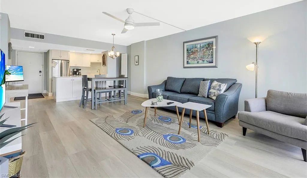 1 bed, 1.0 bath, 812 sqft, $5,000 — Photo 2