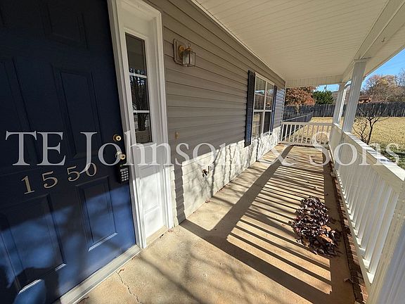 3rd image of 1550 Pecan Ln