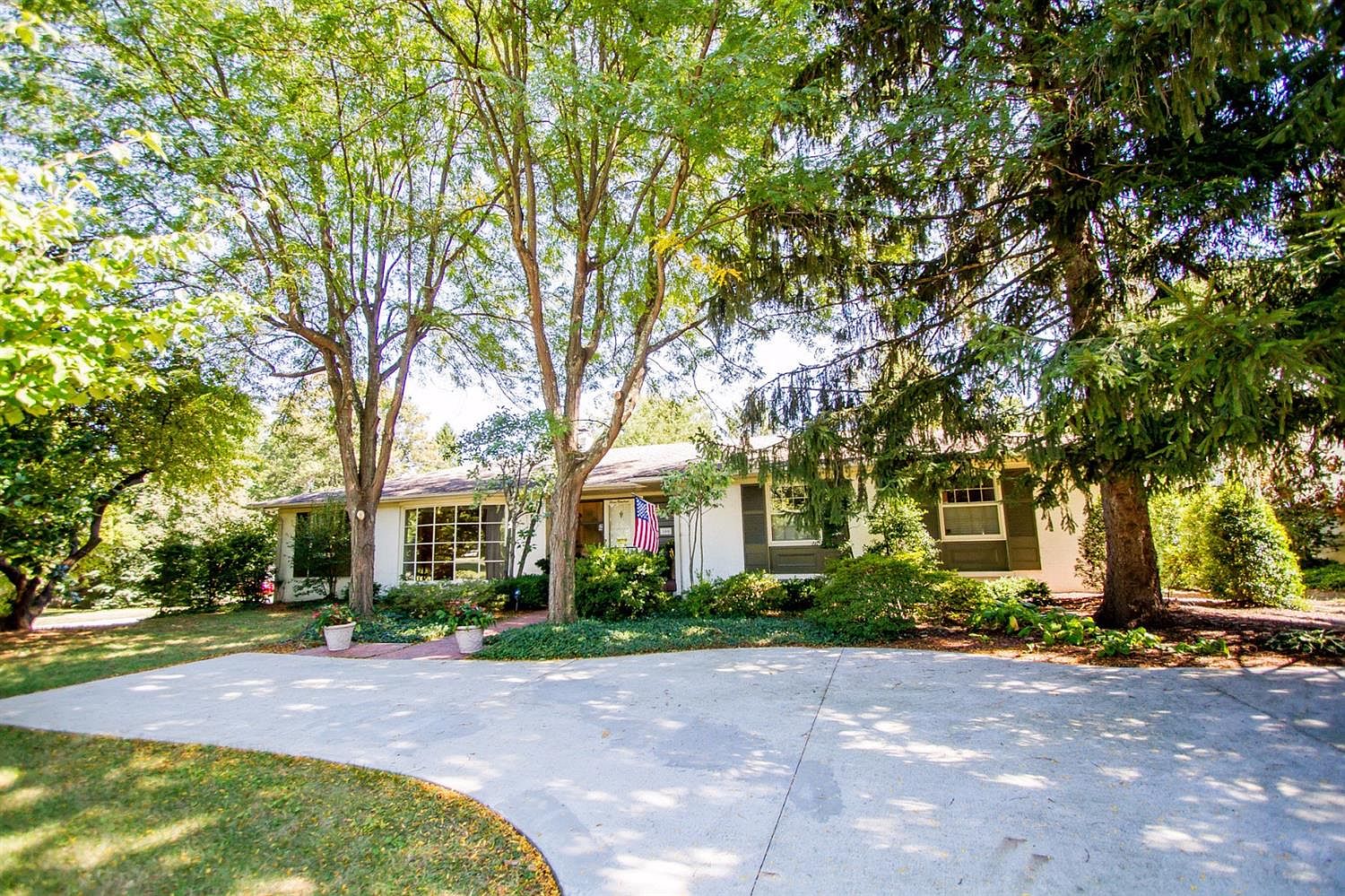 300 Clinton Rd, Lexington, KY 40502 Zillow