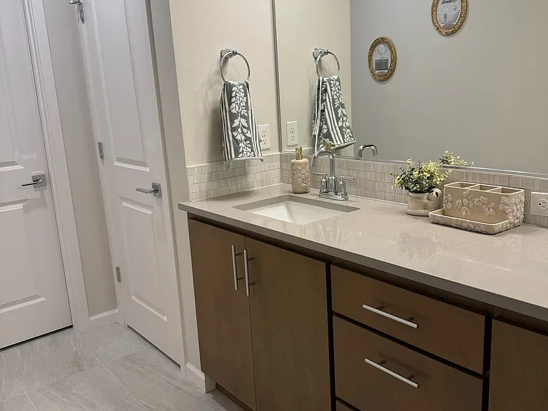 3314 SE Farrow Ln — Photo 5