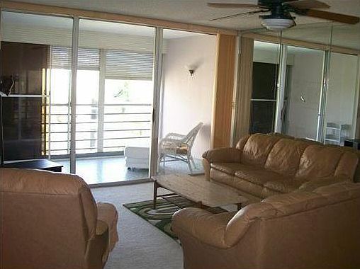 3rd image of 940 NE 199th St #4J