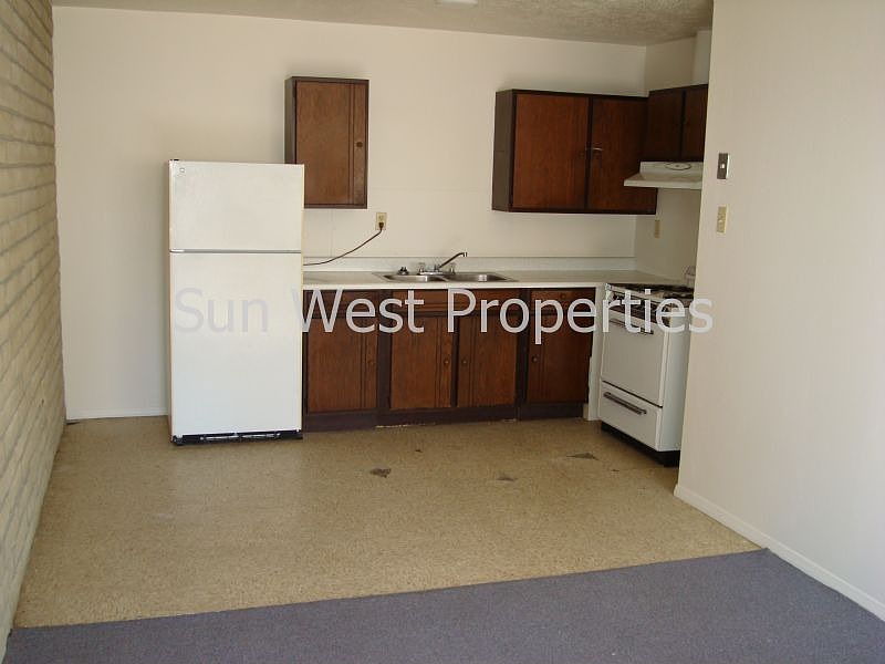 2nd image of 1012 Glade Ln APT 17
