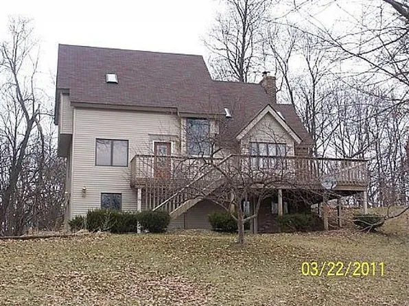 2833 Acorn Ln, Howell, MI 48843