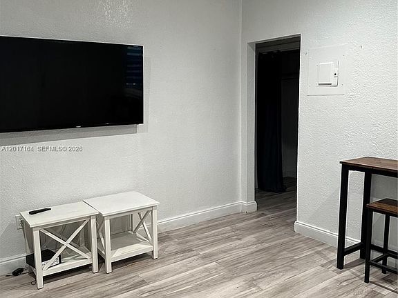 3rd image of 8401 Crespi Blvd APT 3